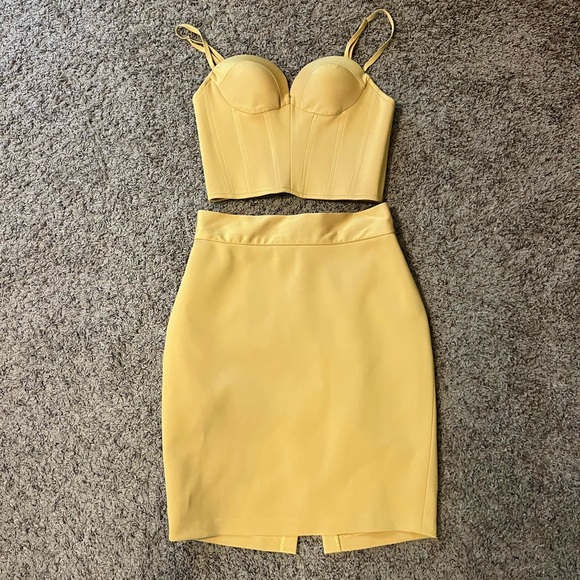 Yellow two piece cocktail party dress outfit- size 10 - Picture 2 of 2
